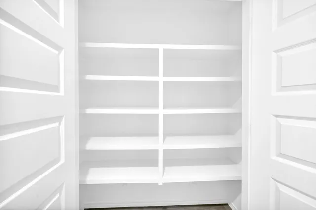 $2,250 | 2025 Woodlark Way, Sealy, TX 77474