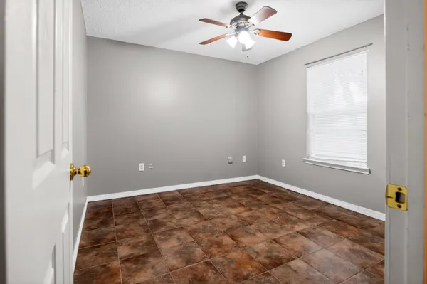 $2,000 | 203 8th Avenue, Crestview, FL 32536