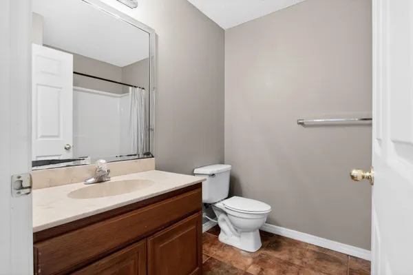 $2,000 | 203 8th Avenue, Crestview, FL 32536