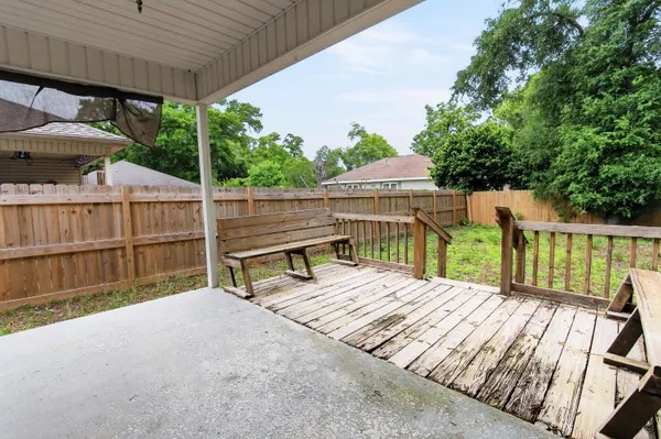 $2,000 | 203 8th Avenue, Crestview, FL 32536