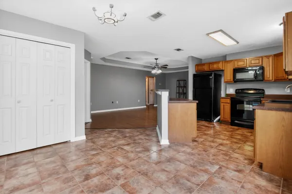 $2,000 | 203 8th Avenue, Crestview, FL 32536