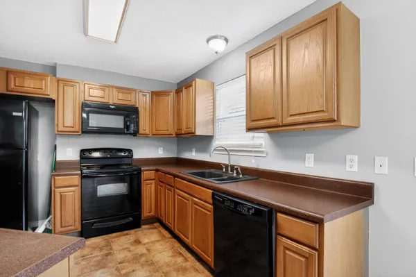 $2,000 | 203 8th Avenue, Crestview, FL 32536
