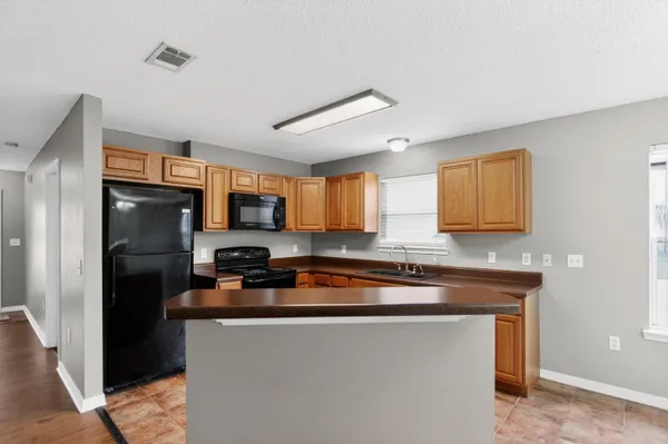 $2,000 | 203 8th Avenue, Crestview, FL 32536