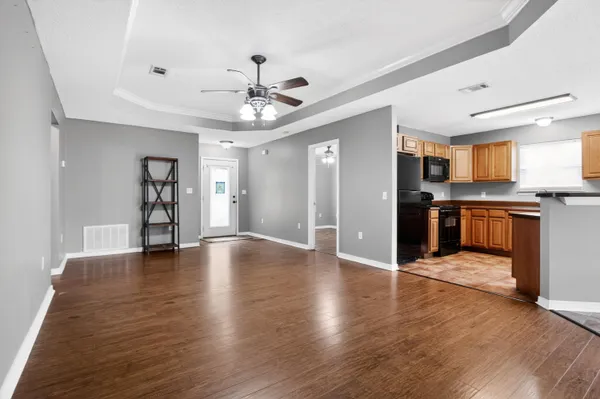 $2,000 | 203 8th Avenue, Crestview, FL 32536