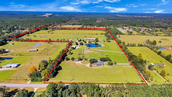 $2,850,000 | 16076 Highway 105, Cleveland, TX 77327
