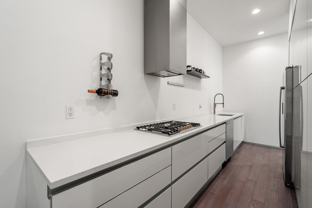 618 East 2nd Street, Unit 3 Boston, MA 02127 - Photo 6 of 18