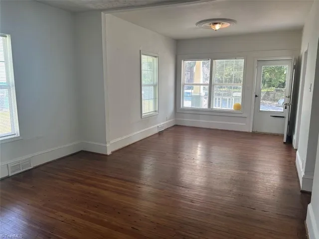 $995 | 1917 Northeast 25th Street, Winston-Salem, NC 27105