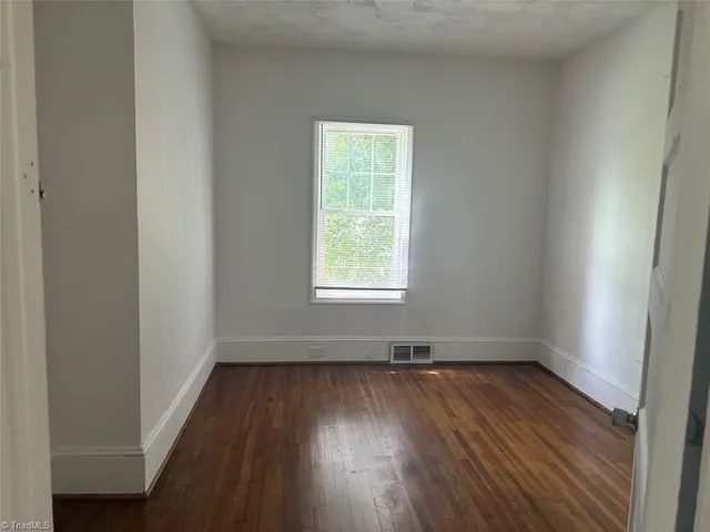 $995 | 1917 Northeast 25th Street, Winston-Salem, NC 27105