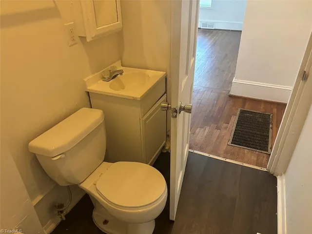 $995 | 1917 Northeast 25th Street, Winston-Salem, NC 27105