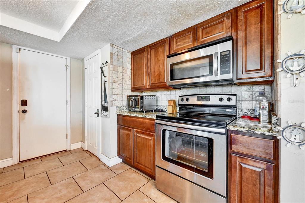 9301 Lido Lane Port Richey, FL 34668 - Photo 8 of 19