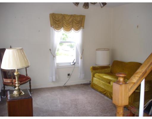 52 Crowningshield Road Worcester, MA 01604 - Photo 6 of 8 Gallery Image 6