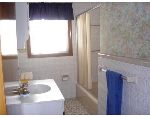 52 Crowningshield Road Worcester, MA 01604 - Photo 8 of 8 Gallery Image 8