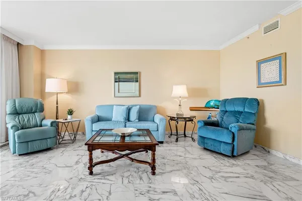 $13,000 | 7515 Pelican Bay Boulevard, Unit 7B, Naples, FL 34108