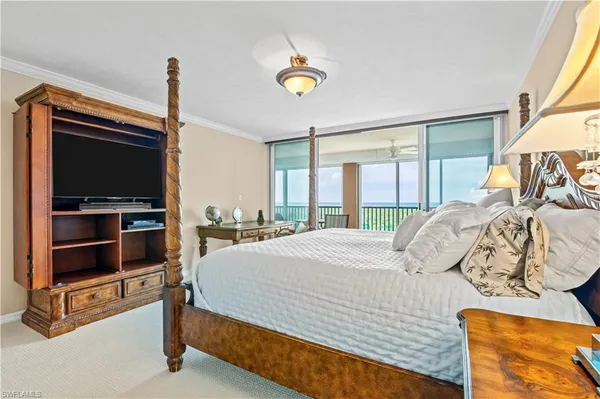 $13,000 | 7515 Pelican Bay Boulevard, Unit 7B, Naples, FL 34108