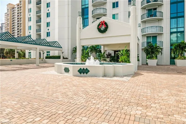 $13,000 | 7515 Pelican Bay Boulevard, Unit 7B, Naples, FL 34108