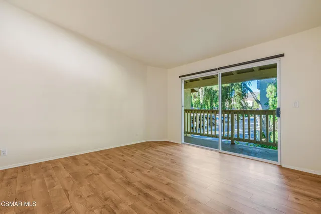 $599,000 | 637 Indian Oak Lane, Unit 105, Oak Park, CA 91377