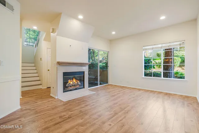 $599,000 | 637 Indian Oak Lane, Unit 105, Oak Park, CA 91377