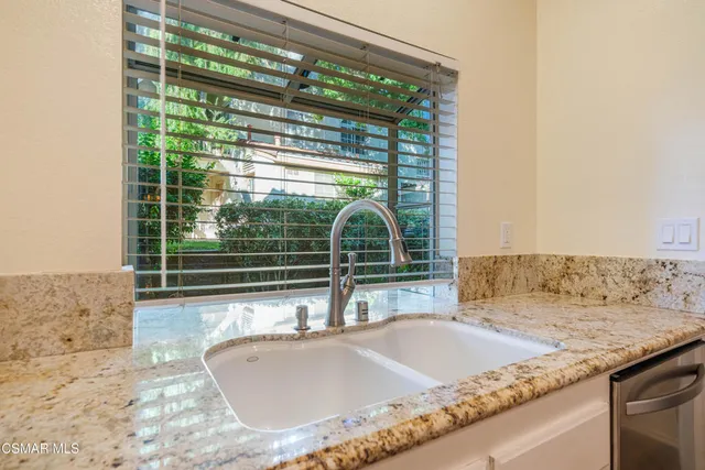 $599,000 | 637 Indian Oak Lane, Unit 105, Oak Park, CA 91377