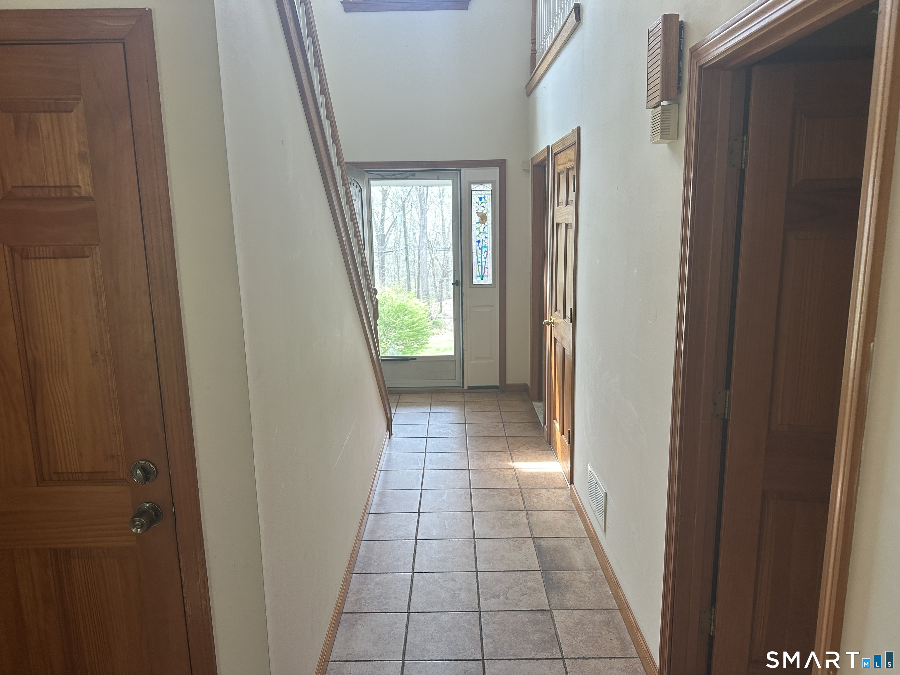 181 North Chestnut Hill Road Killingworth, CT 06419 - Photo 13 of 26 a view of a hallway