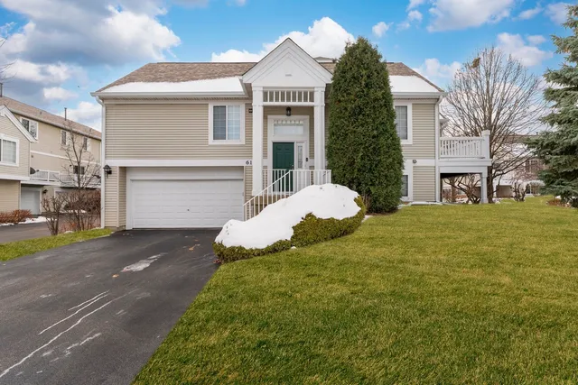 $2,775 | 61 Cantal Court, Wheeling, IL 60090