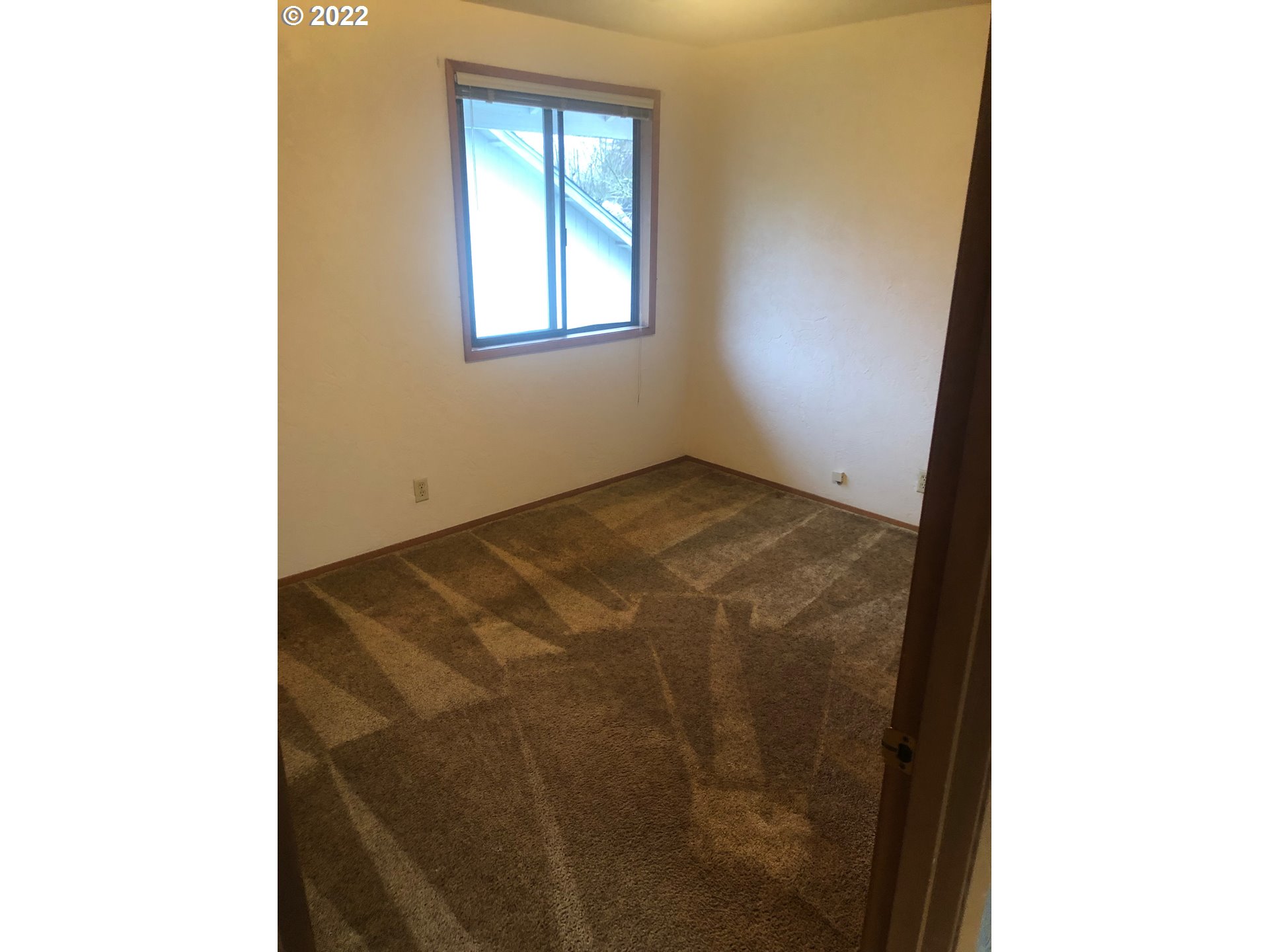 1190 South 44th Street Springfield, OR 97478 - Photo 8 of 9 a view of an empty room