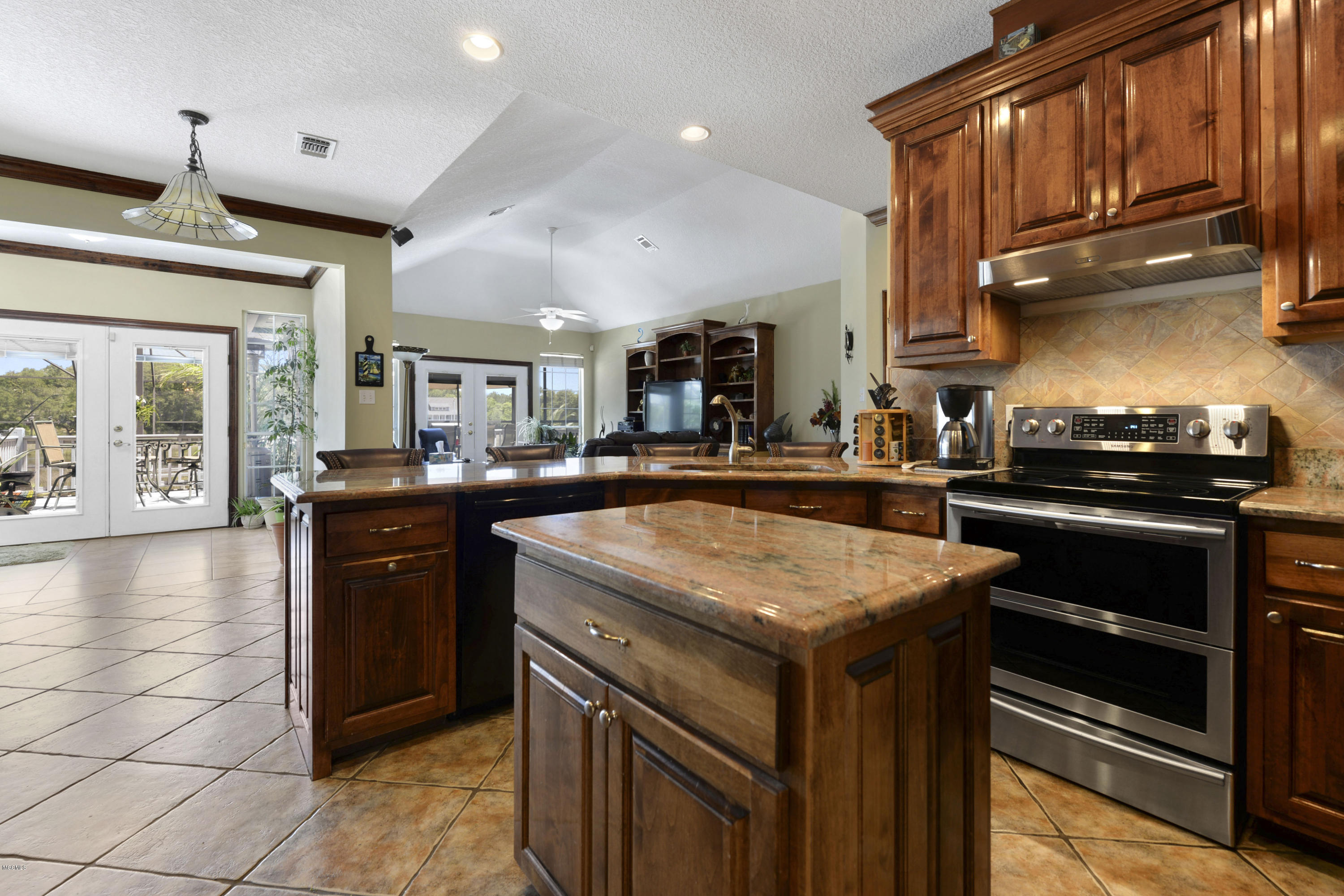 3624 Perryman Road Ocean Springs, MS 39564 - Photo 10 of 46 011