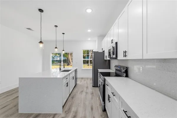 $1,900 | 3427 West Webster Place, Dunnellon, FL 34433