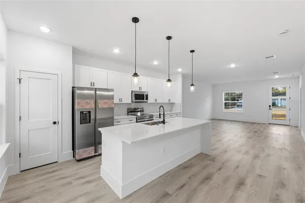 $1,900 | 3427 West Webster Place, Dunnellon, FL 34433