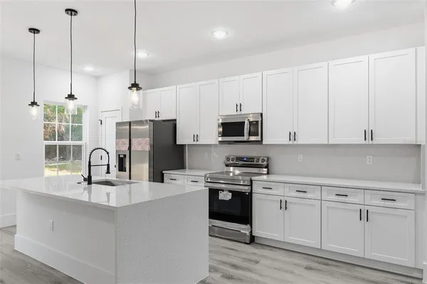 $1,900 | 3427 West Webster Place, Dunnellon, FL 34433