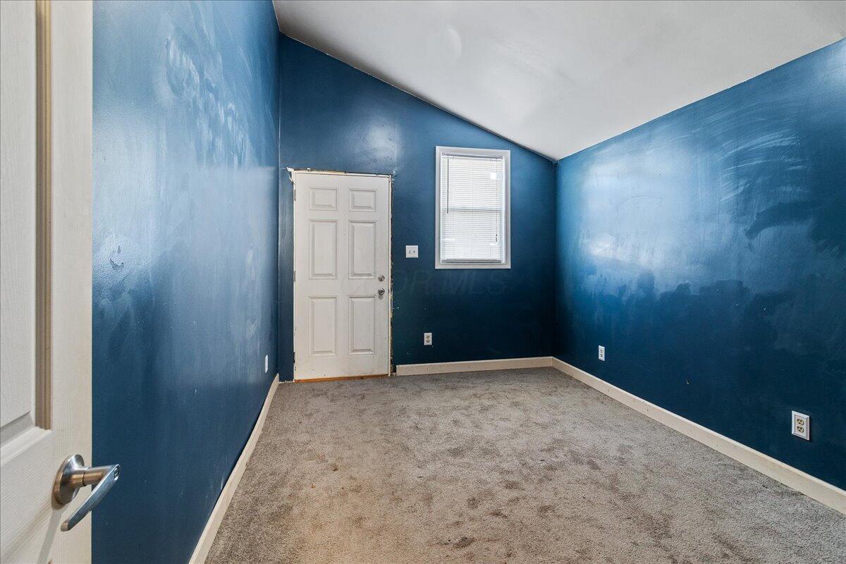 7483 Summit Road Southwest Pataskala, OH 43062 - Photo 14 of 25 14-Lower Bedroom
