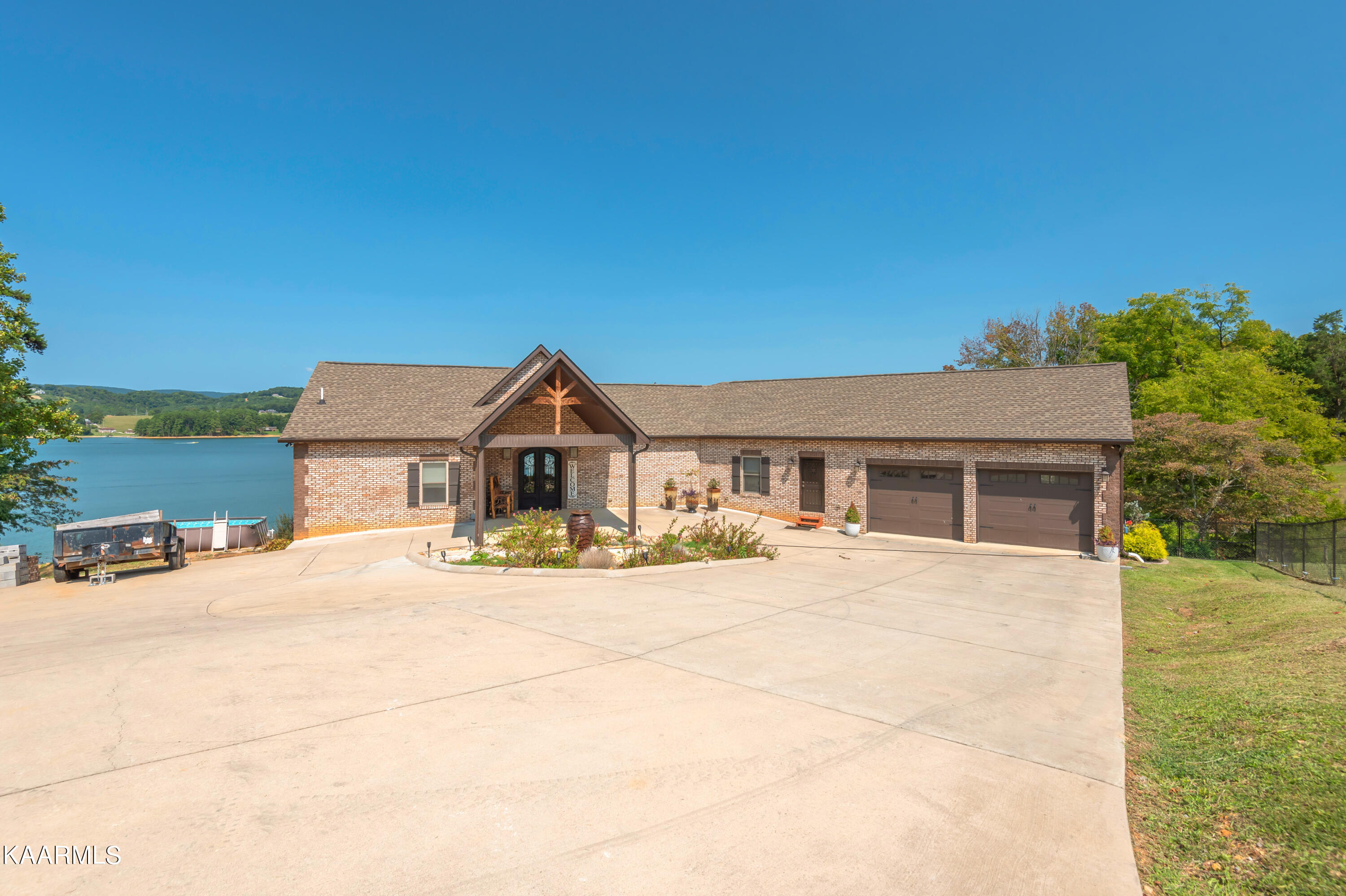 499 Chilhowee Lane Bean Station, TN 37708 - Photo 4 of 39 499 Chilhowee Ln-51