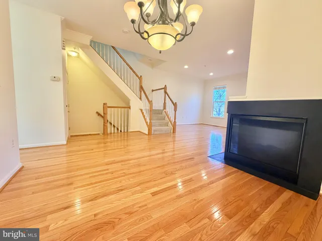 $3,100 | 9710 Washingtonian Boulevard, Gaithersburg, MD 20878