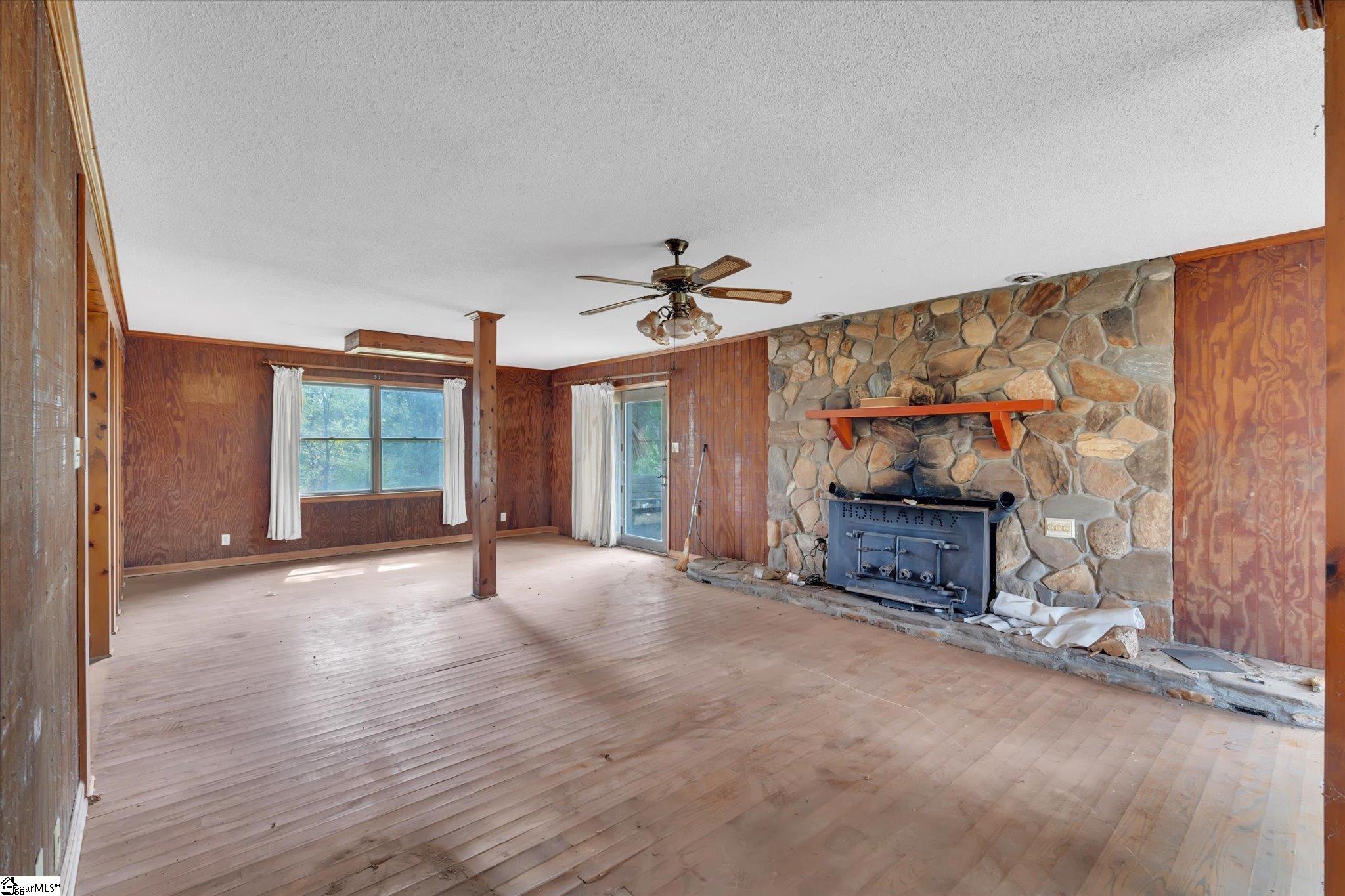 154 Ridgedale Road Six Mile, SC 29682 - Photo 13 of 40