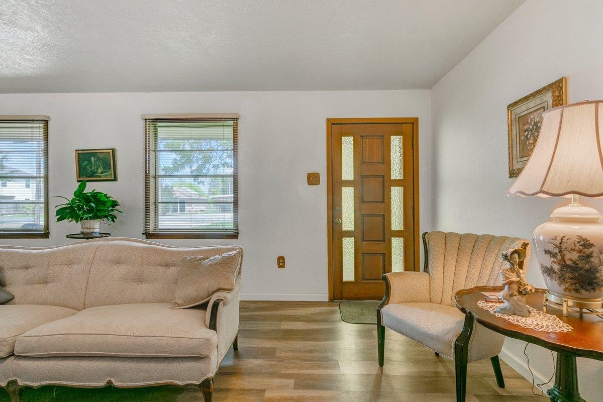 6831 Howe Street Groves, TX 77619 - Photo 4 of 34