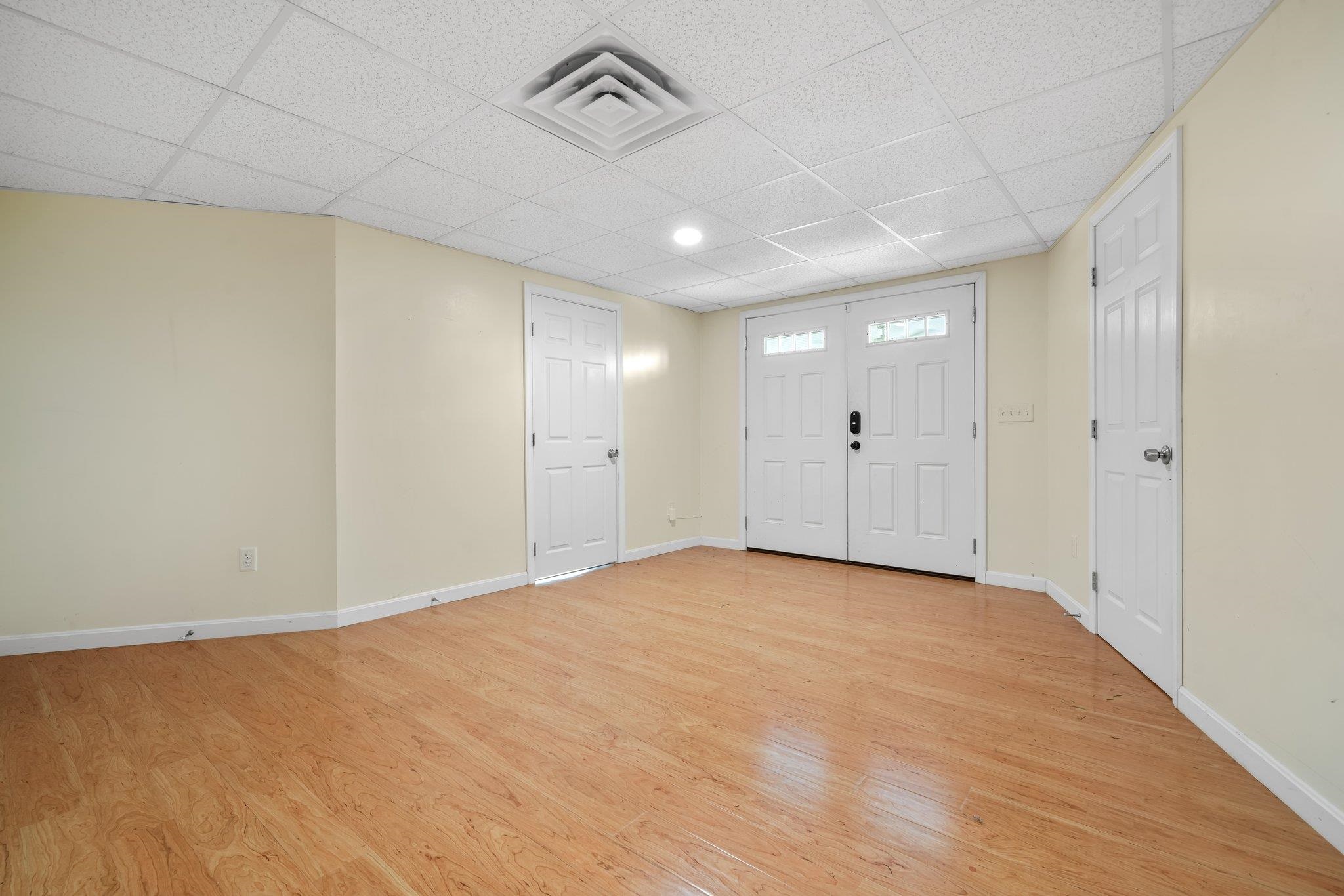 90 Springwood Way, Unit 53 Manchester, NH 03102 - Photo 23 of 40