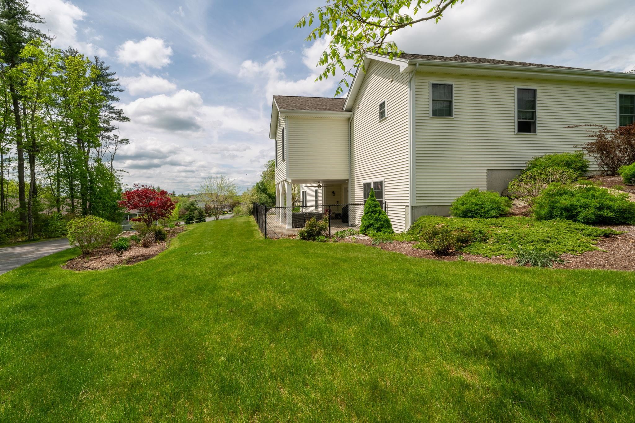90 Springwood Way, Unit 53 Manchester, NH 03102 - Photo 28 of 40