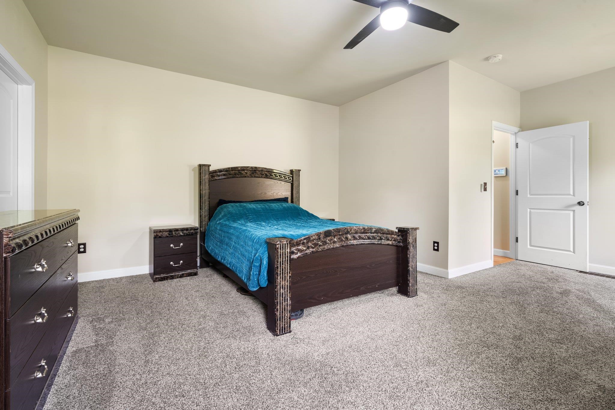 90 Springwood Way, Unit 53 Manchester, NH 03102 - Photo 8 of 40
