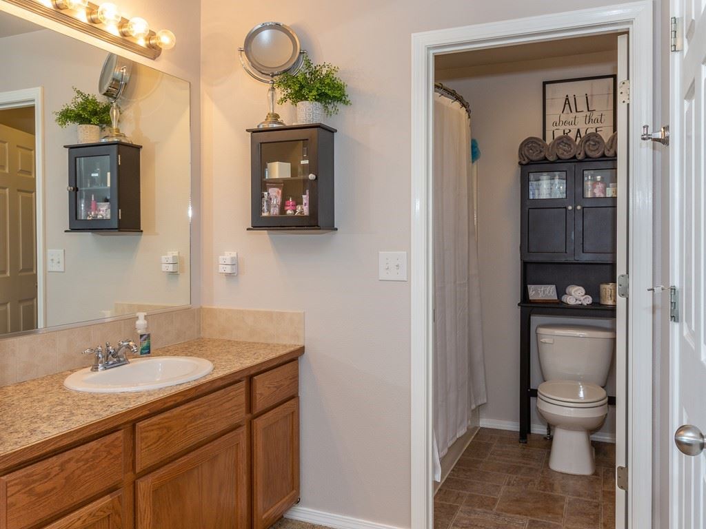 608 South Michigan Road Spokane Valley, WA 99016 - Photo 14 of 20