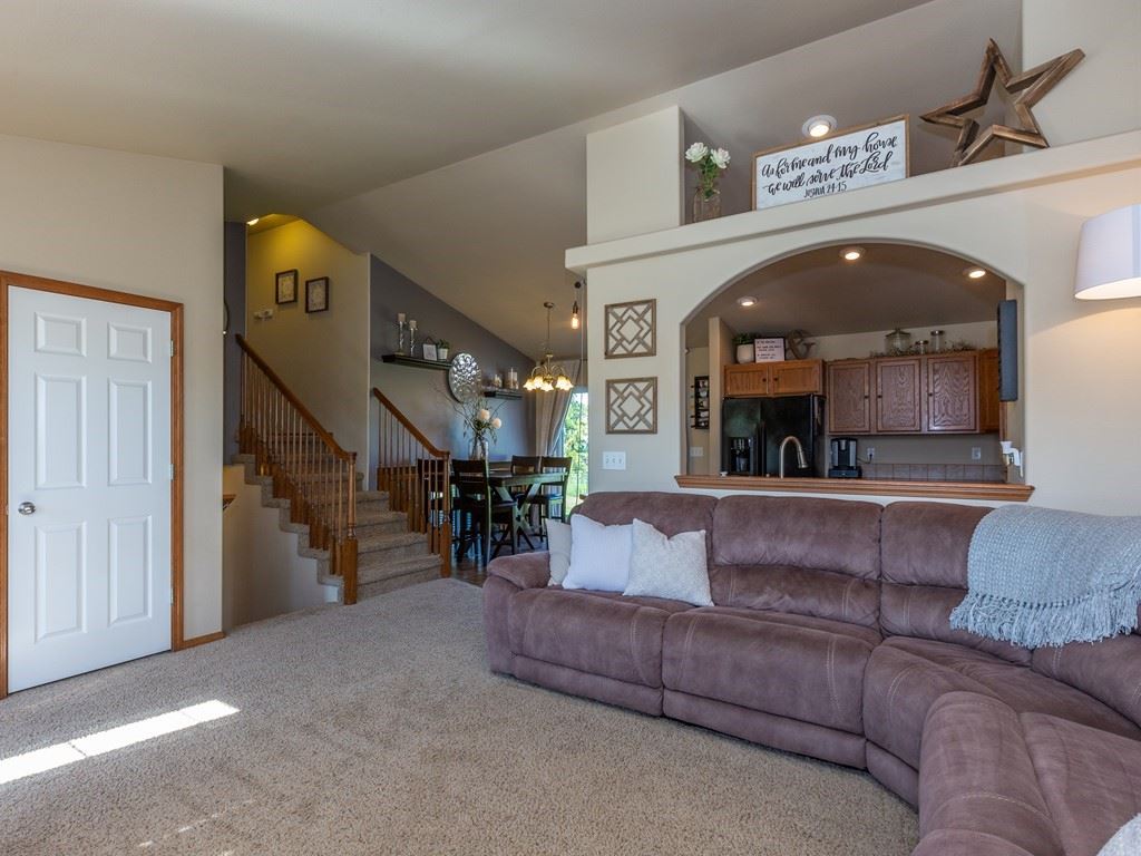 608 South Michigan Road Spokane Valley, WA 99016 - Photo 4 of 20