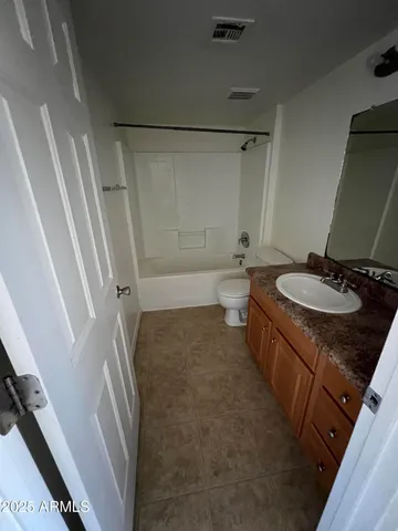 $84,900 | 3810 North Maryvale Parkway, Unit 2084, Phoenix, AZ 85031