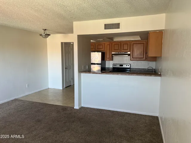 $84,900 | 3810 North Maryvale Parkway, Unit 2084, Phoenix, AZ 85031