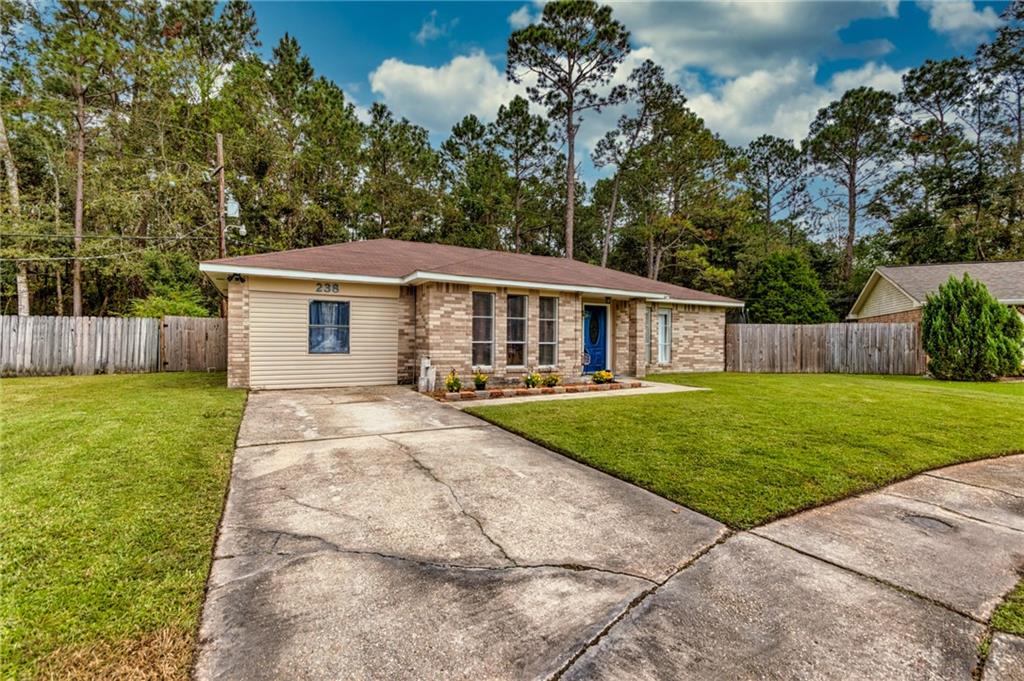 238 Foxbriar Street Slidell, LA 70461 - Photo 3 of 24