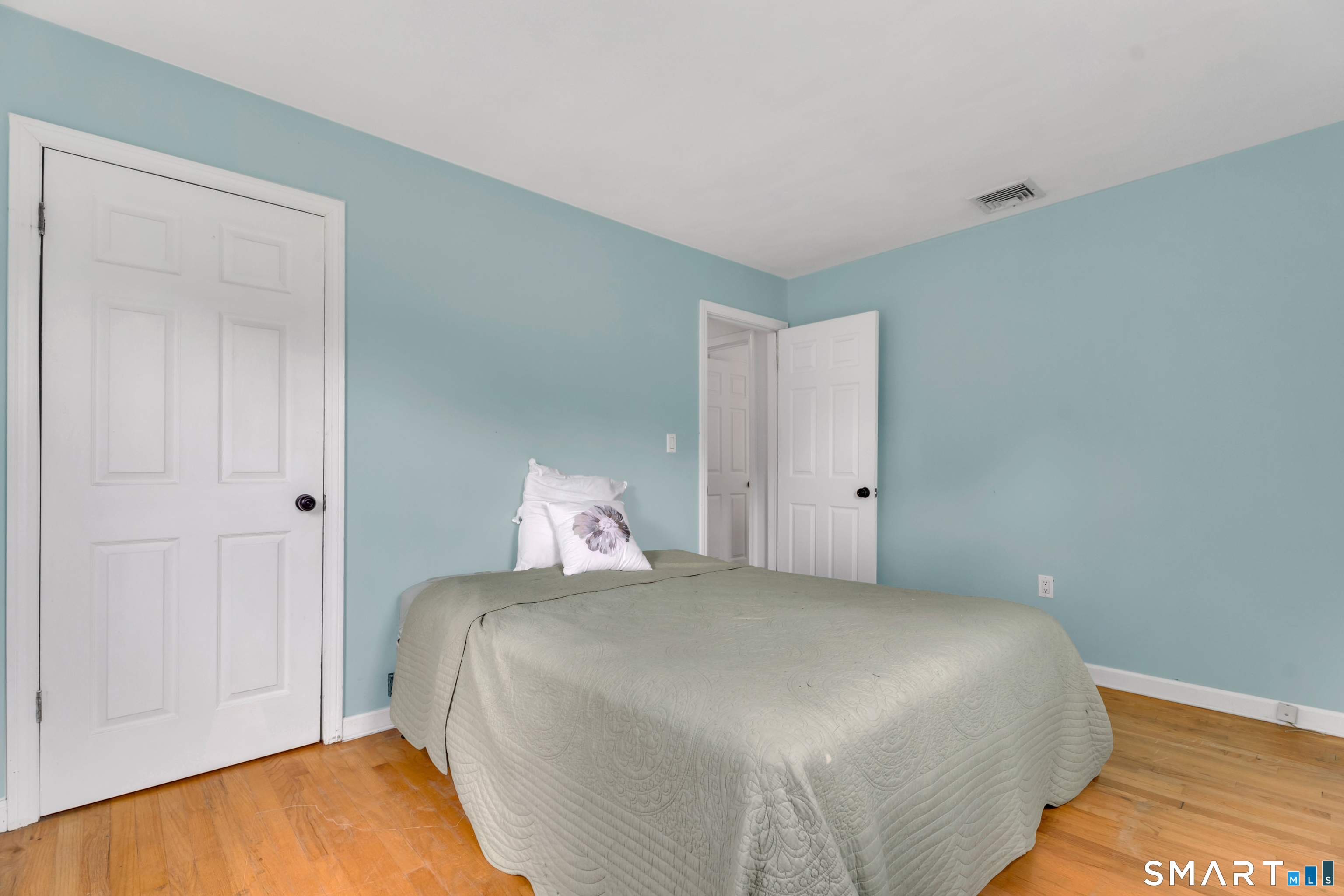 1144 Long Hill Road Guilford, CT 06437 - Photo 16 of 40