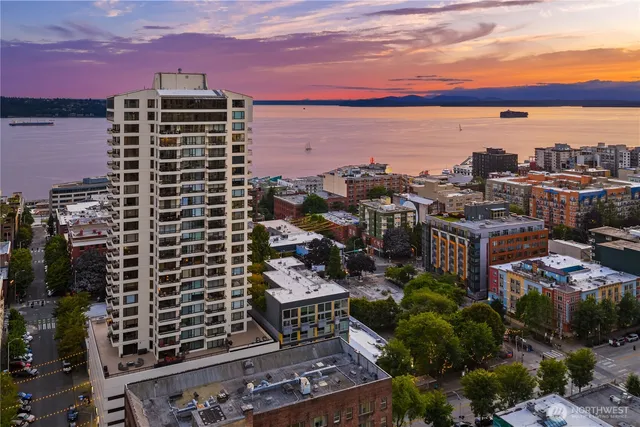$359,000 | 2201 3rd Avenue, Unit 801, Seattle, WA 98121