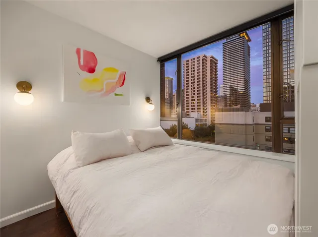 $359,000 | 2201 3rd Avenue, Unit 801, Seattle, WA 98121