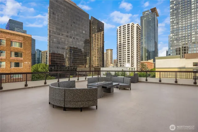 $359,000 | 2201 3rd Avenue, Unit 801, Seattle, WA 98121