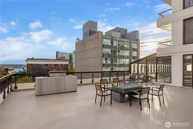 $359,000 | 2201 3rd Avenue, Unit 801, Seattle, WA 98121