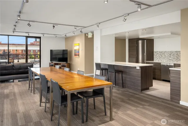 $359,000 | 2201 3rd Avenue, Unit 801, Seattle, WA 98121