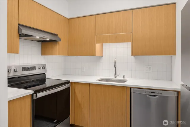 $359,000 | 2201 3rd Avenue, Unit 801, Seattle, WA 98121