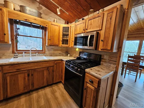 $599,900 | Undisclosed Address, Myrtle, MO 65778